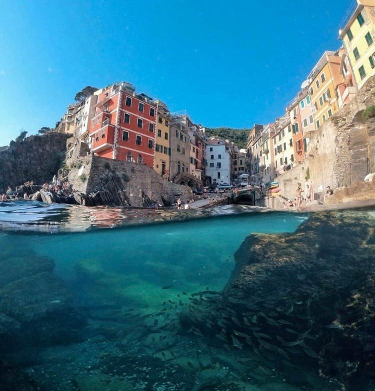 Cast Away Hotel Riomaggiore Exterior photo